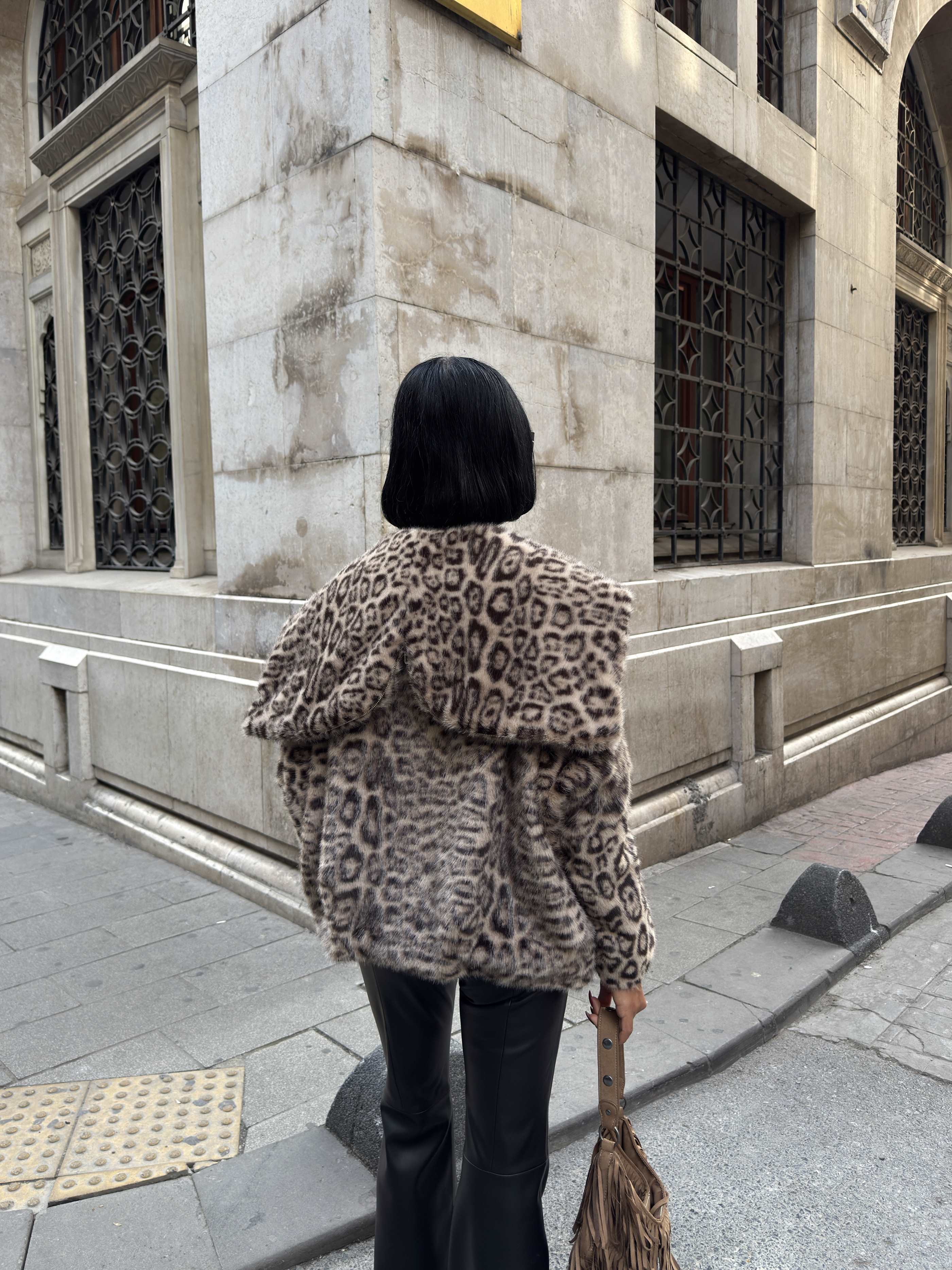3098 HOODED LEOPARD FUR