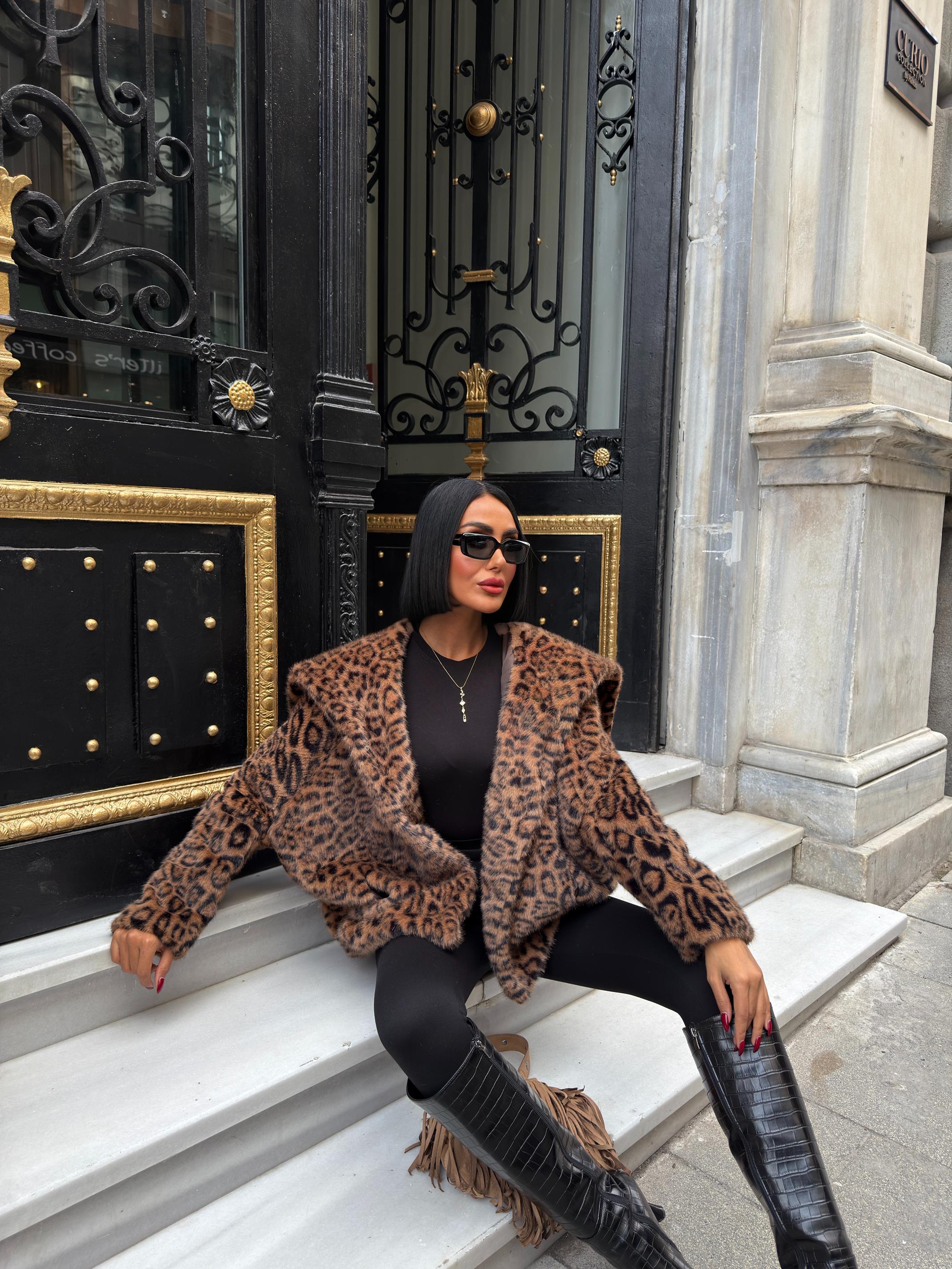 3098 HOODED LEOPARD FUR
