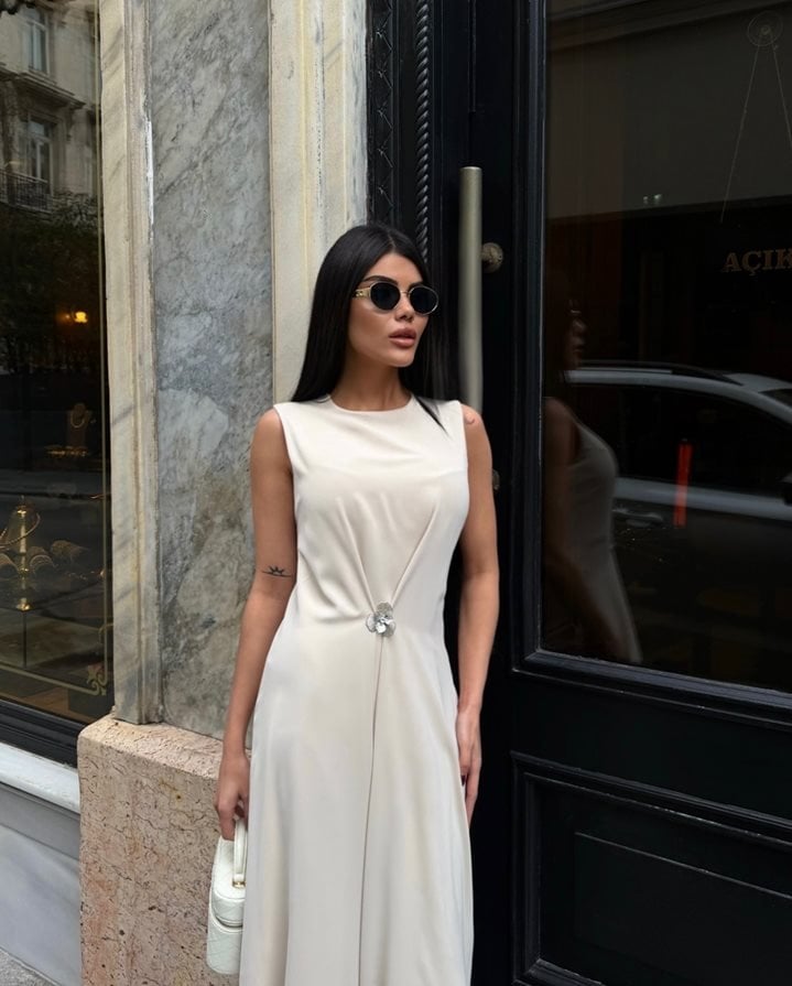 3114 FRONT PLEATED DRESS