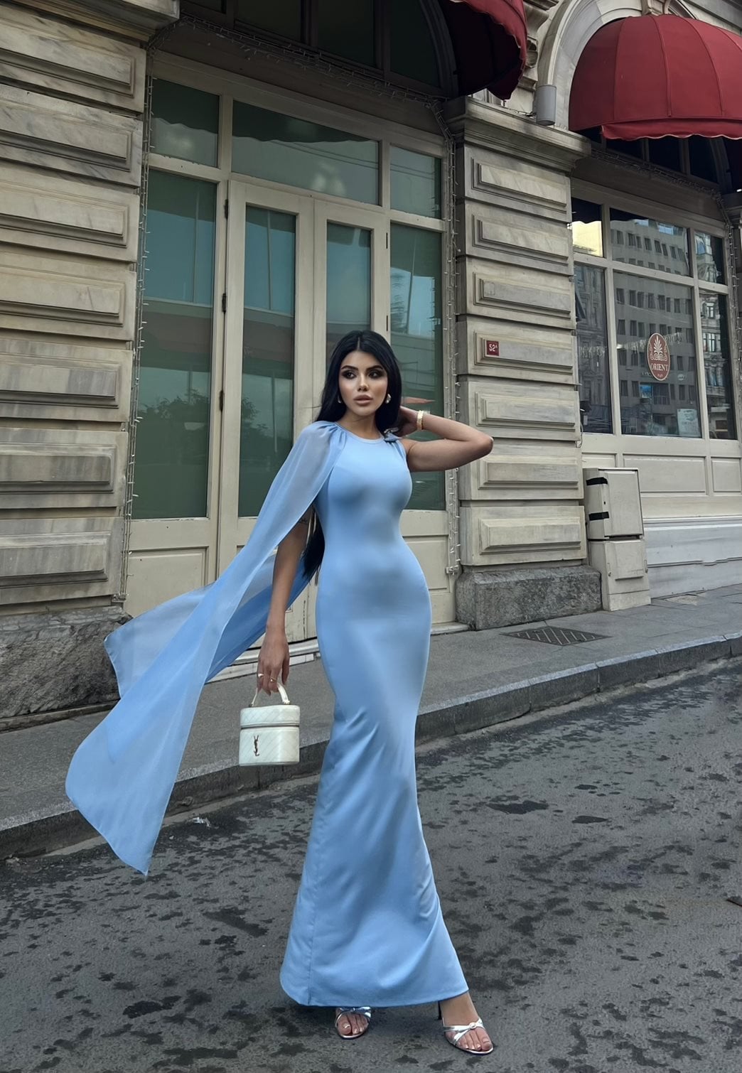 3120 KOLLARI TÜLLÜ ELBİSE