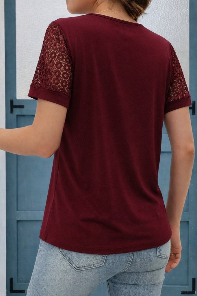 Kadın Kısa Kollu V Yakalı Dantel Detaylı Viskon Bluz , 35457
