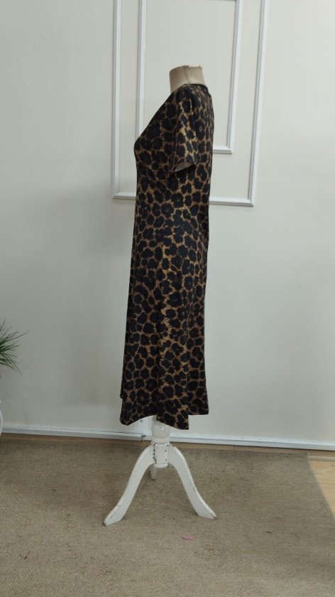 Kadın Kısa Kollu V Yakalı Leopar Desenli Kısa Süprem Elbise , 33177