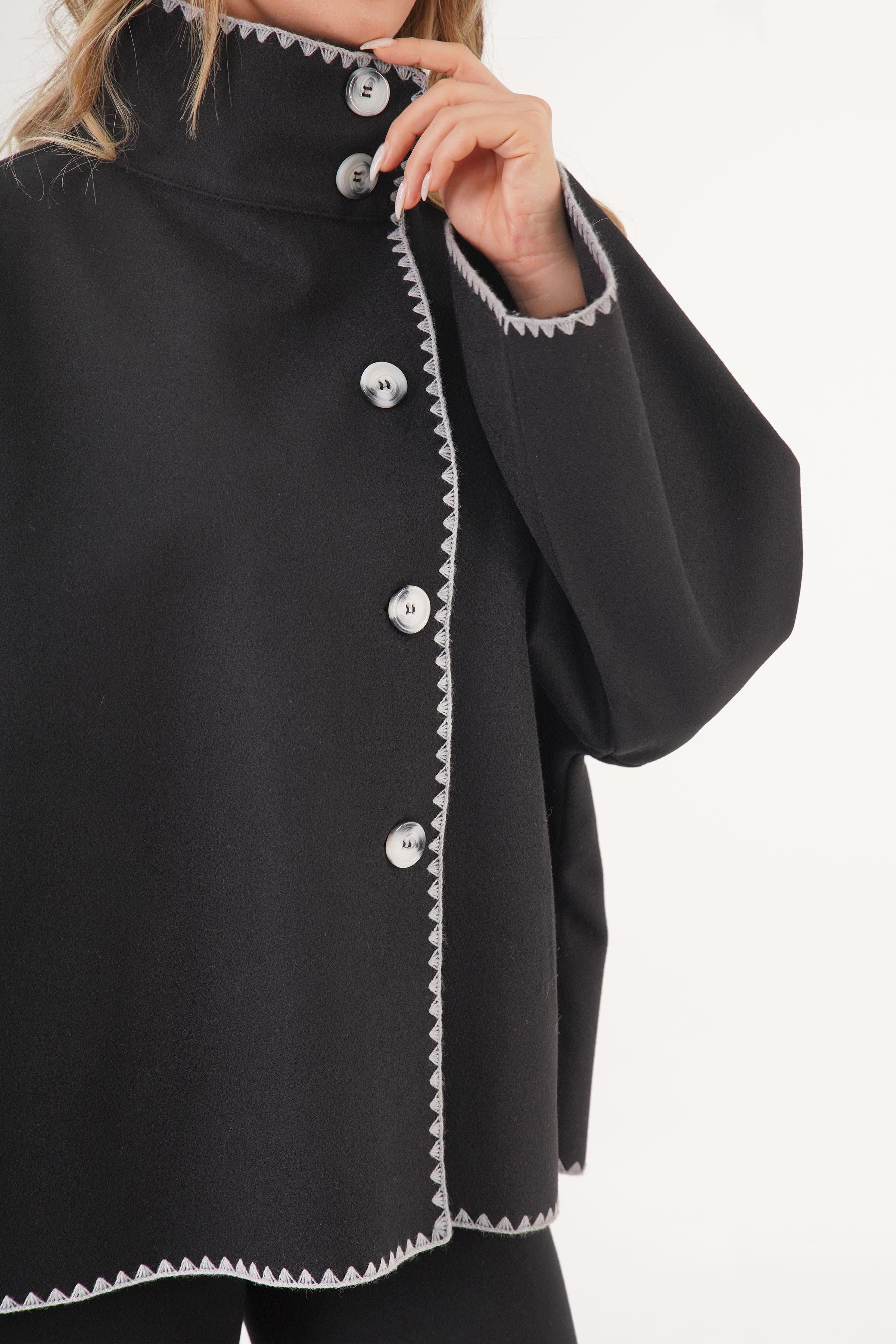 Kroşatalı Düğmeli Toptan Siyah Panço
