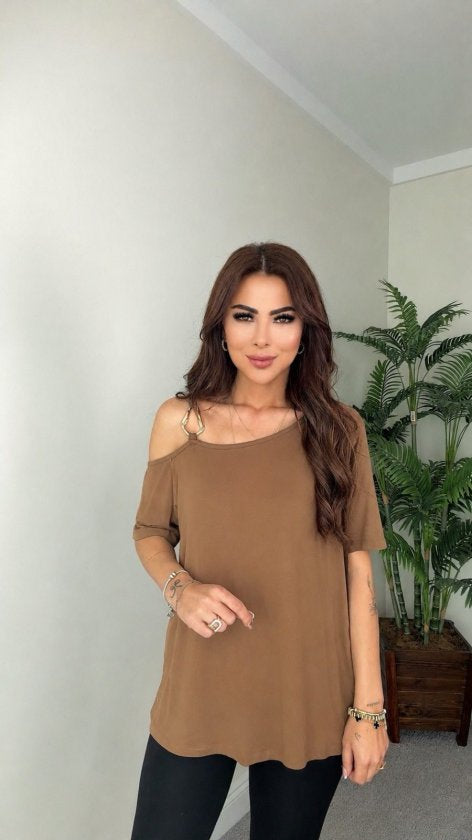 Kadın Kısa Kollu Tek Omuzdan Askılı Toka Detaylı Viskon Bluz, 37896
