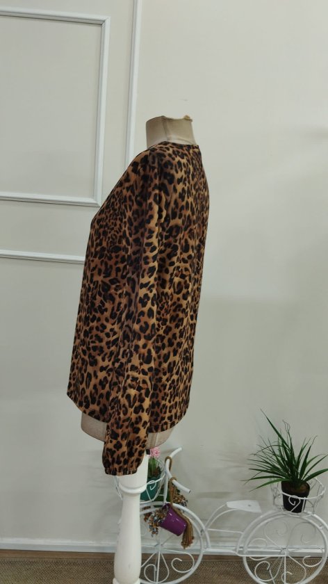 Kadın Uzun Kollu V Yakalı önden Pileli Leopar Desenli Süprem Bluz, 37346