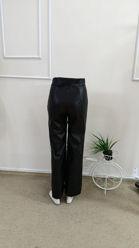 Kadın Yüksek Bel Cepli Paçaya Doğru Hafif Geniş Deri Pantolon, 37373