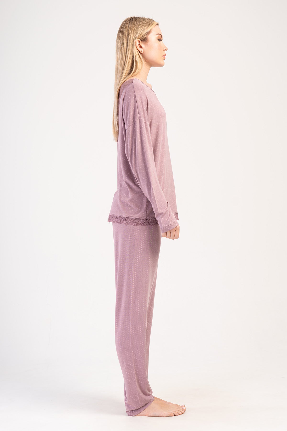 KADIN LYC VISCON KAYIK YAKA SIRT V YAKA DANTELLI UZUN KOL ETEGI OVAL PIJAMA TAKIM