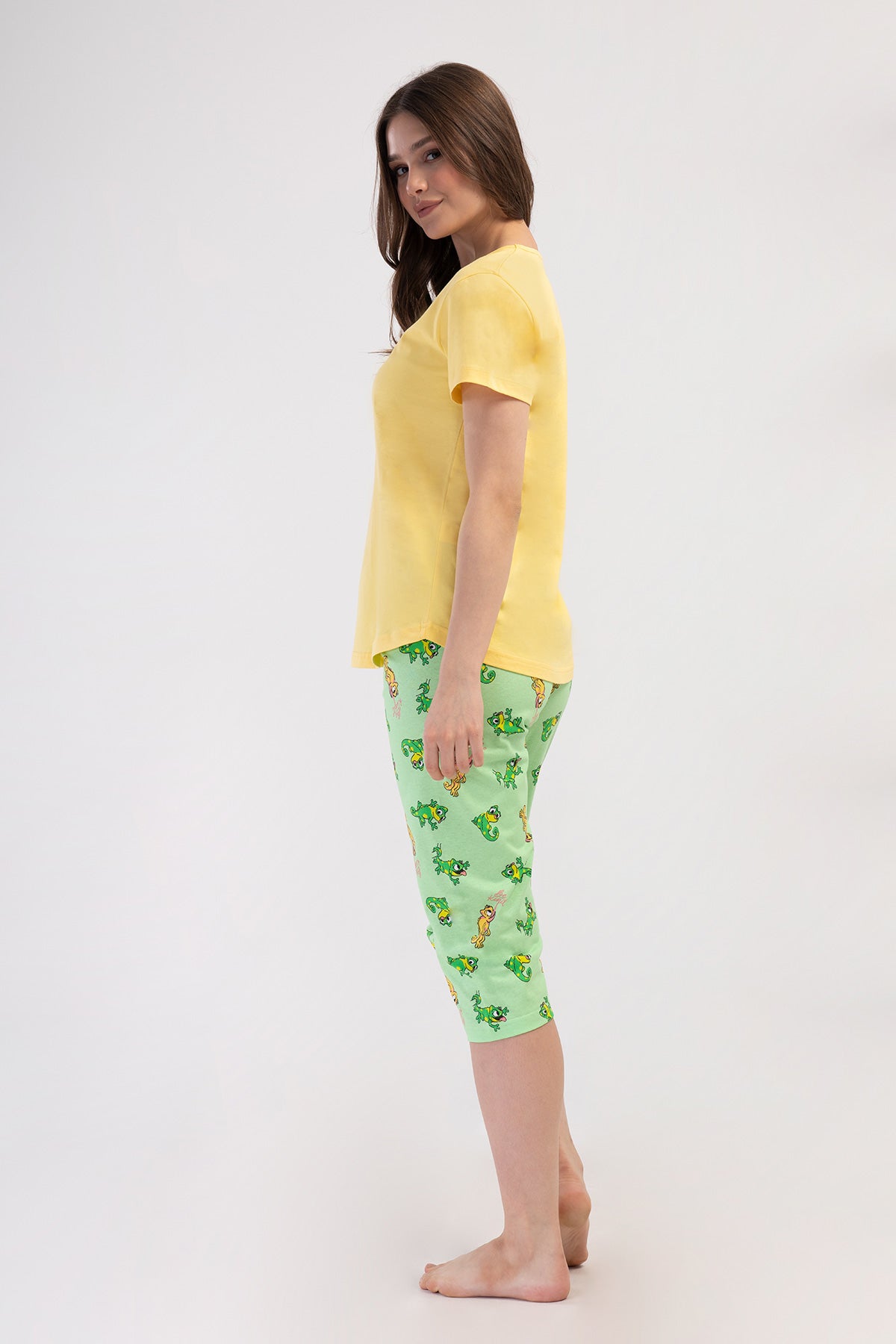 KADIN P.SUPREM O YAKA KISA KOL ETEGI OVAL KAPRI TAKIM