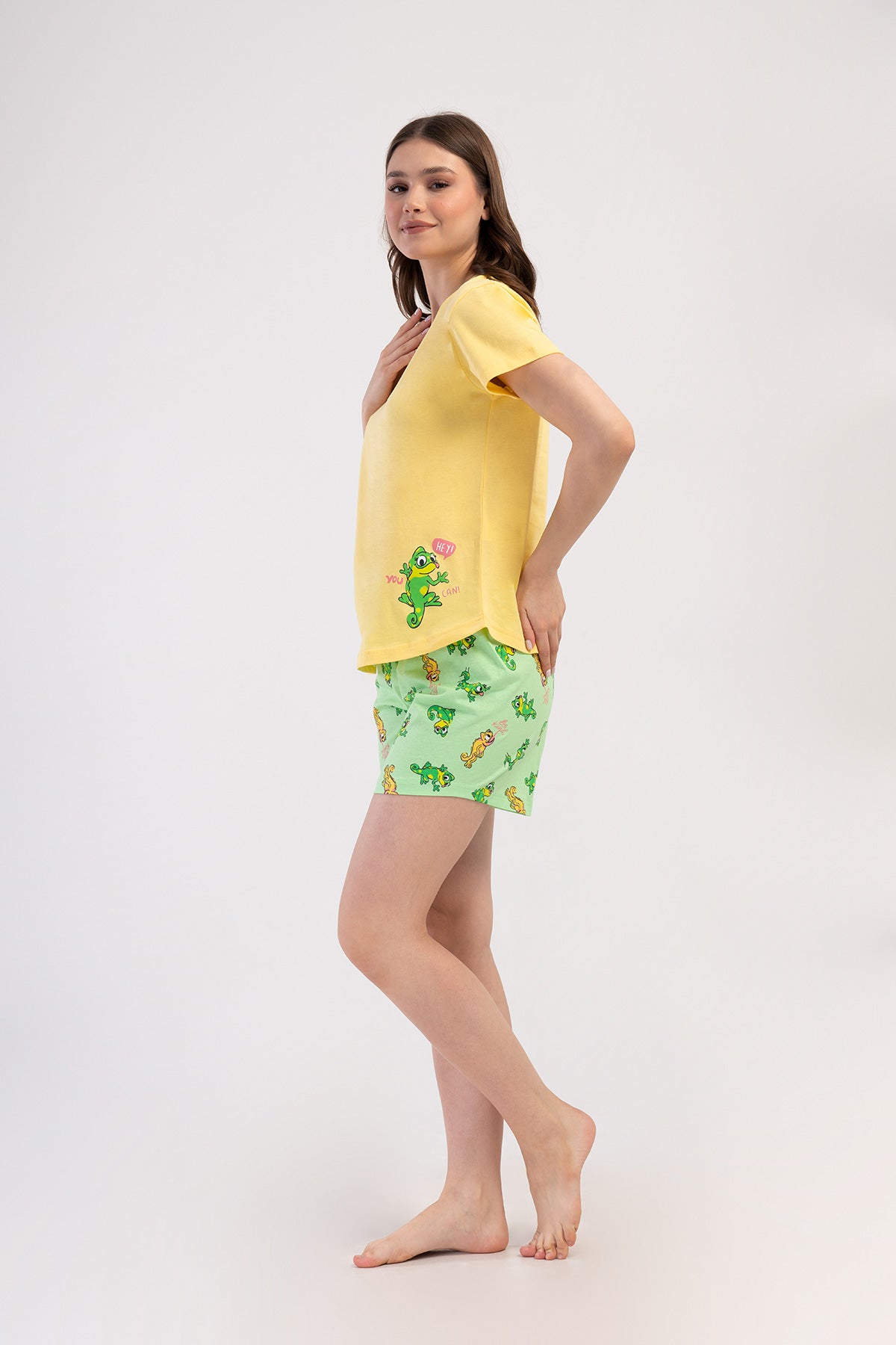 KADIN P.SUPREM O YAKA KISA KOL ETEGI OVAL SORT TAKIM