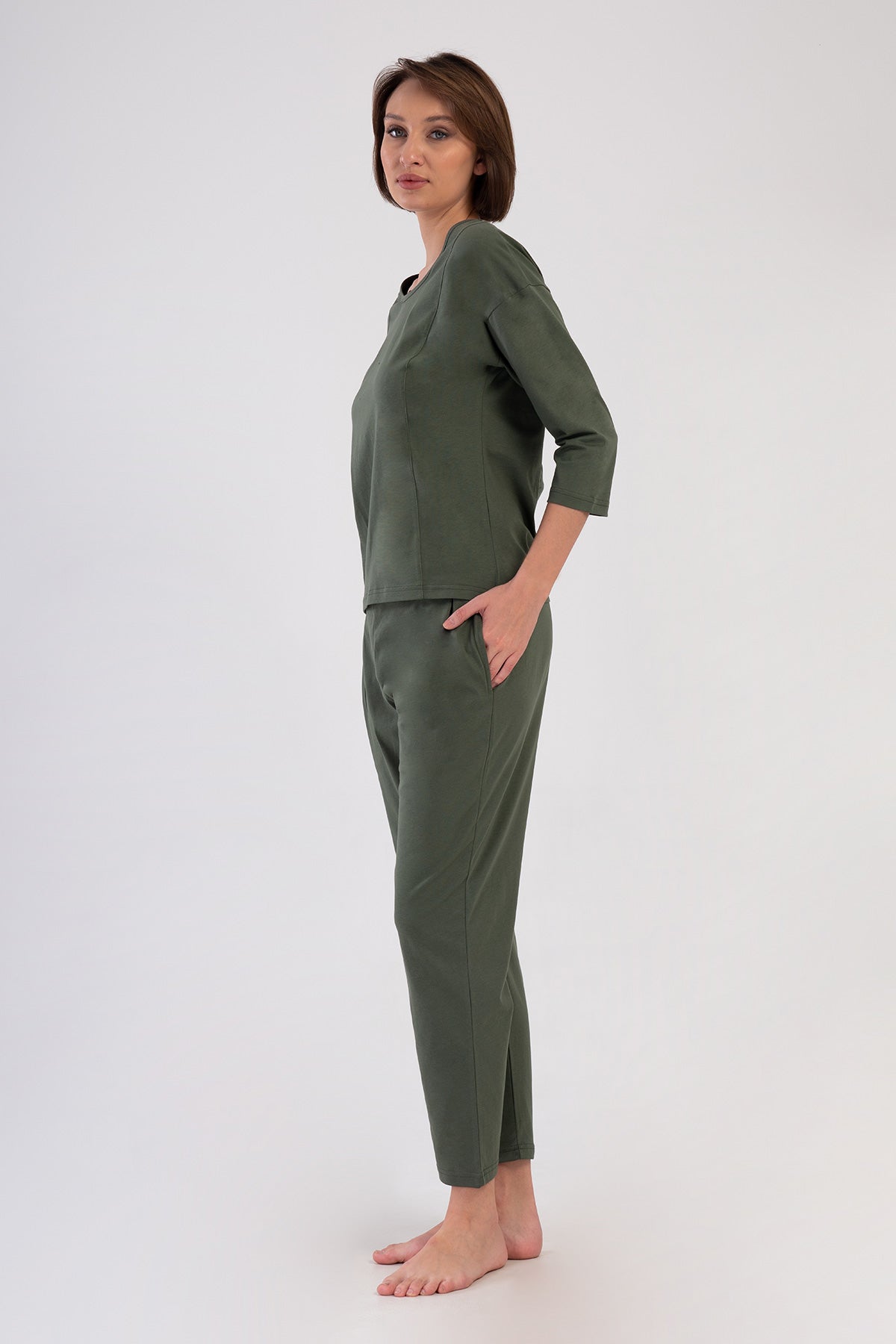 KADIN P.SUPREM O YAKA DUSUK OMUZLU 3/4KOL PILELI CEPLI 7/8 BOY PIJAMA TAKIM