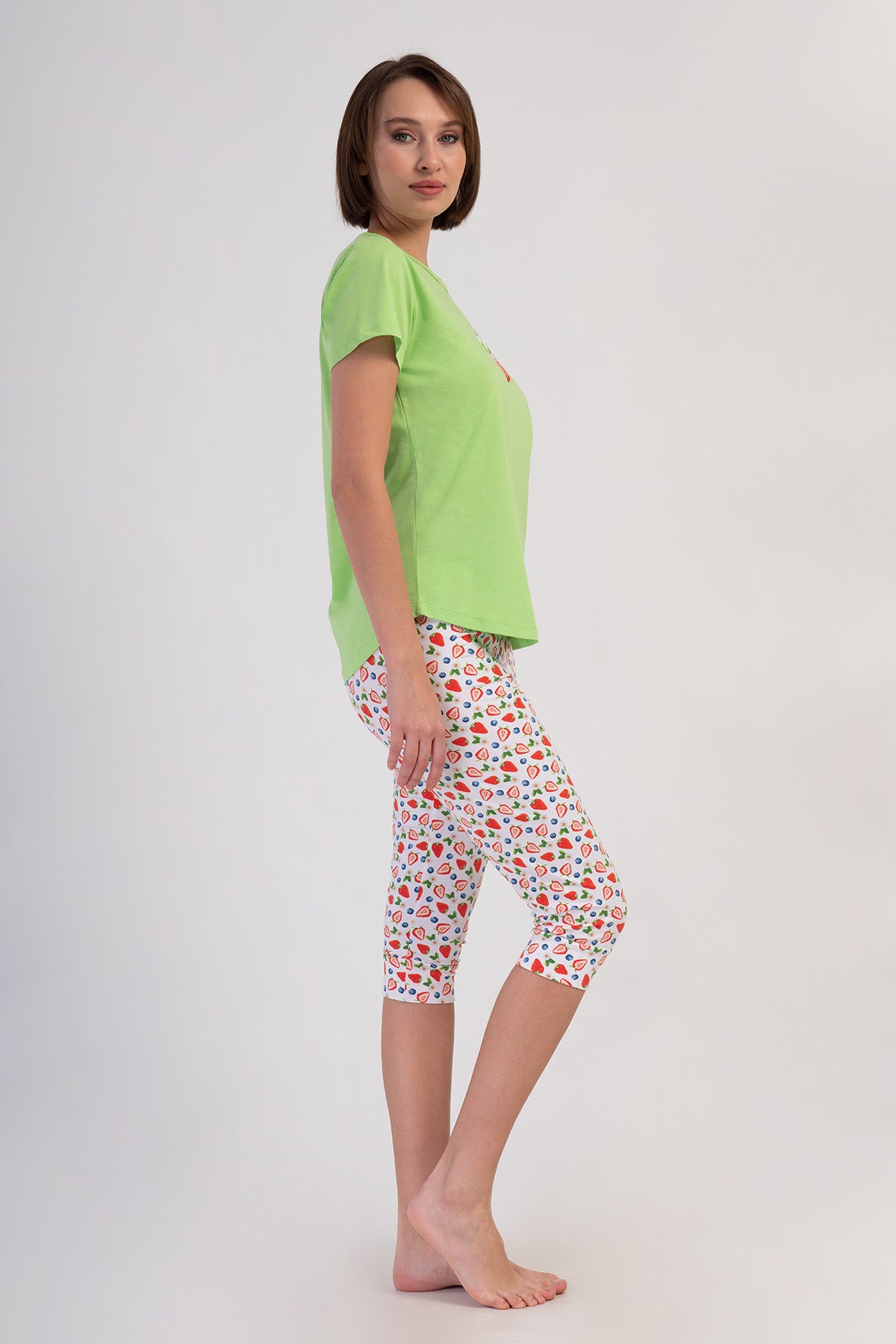 KADIN LYC SUPREM O YAKA KISA KOL ETEGI OVAL MANSETLI KAPRI TAKIM