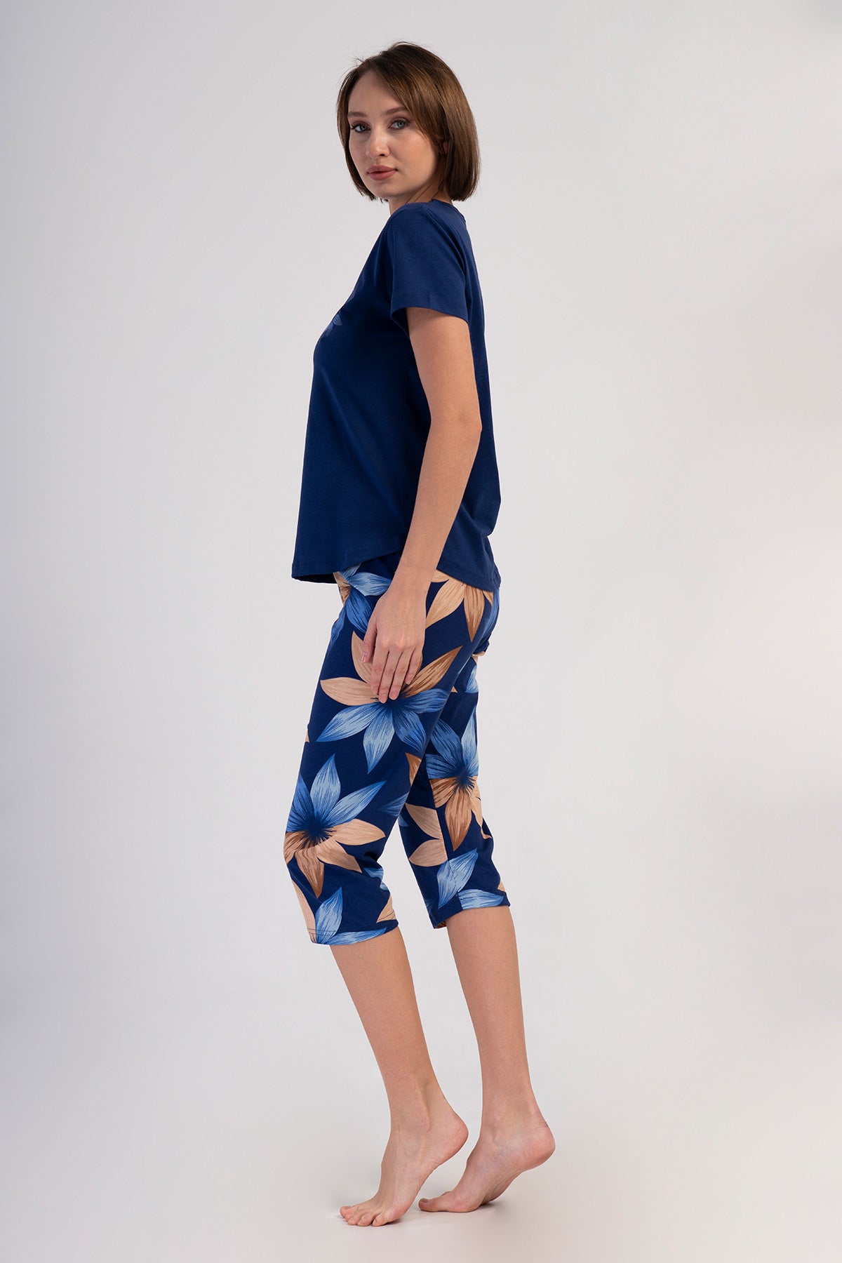 KADIN P.SUPREM O YAKA KISA KOL ETEGI OVAL KAPRI TAKIM