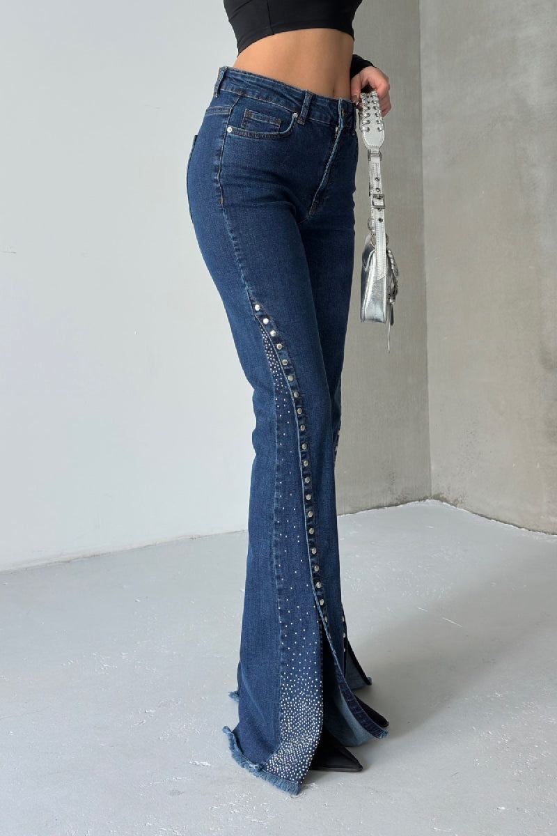 Paçası Yırtmaçlı Kot Pantolon 7102