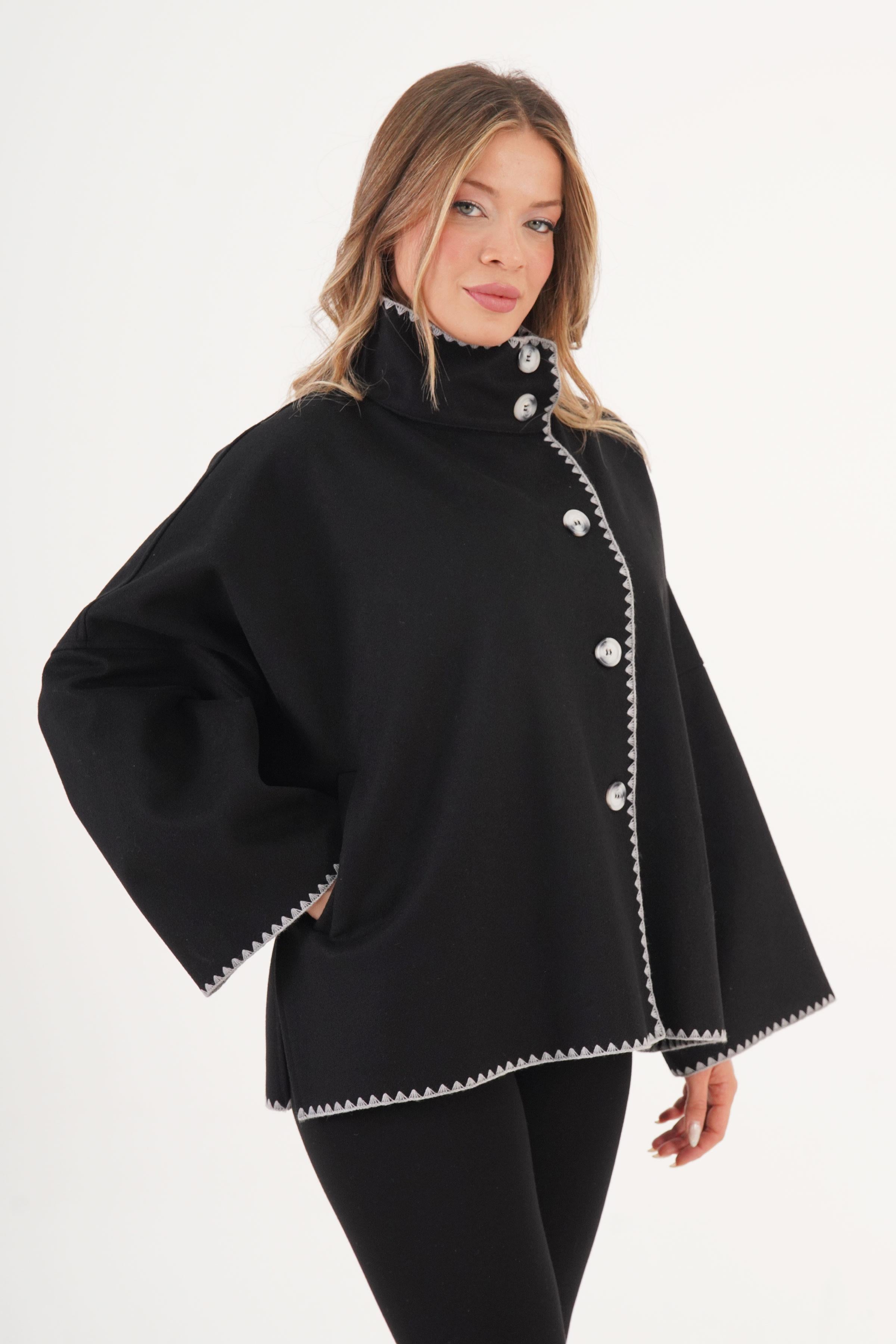 Kroşatalı Düğmeli Toptan Siyah Panço