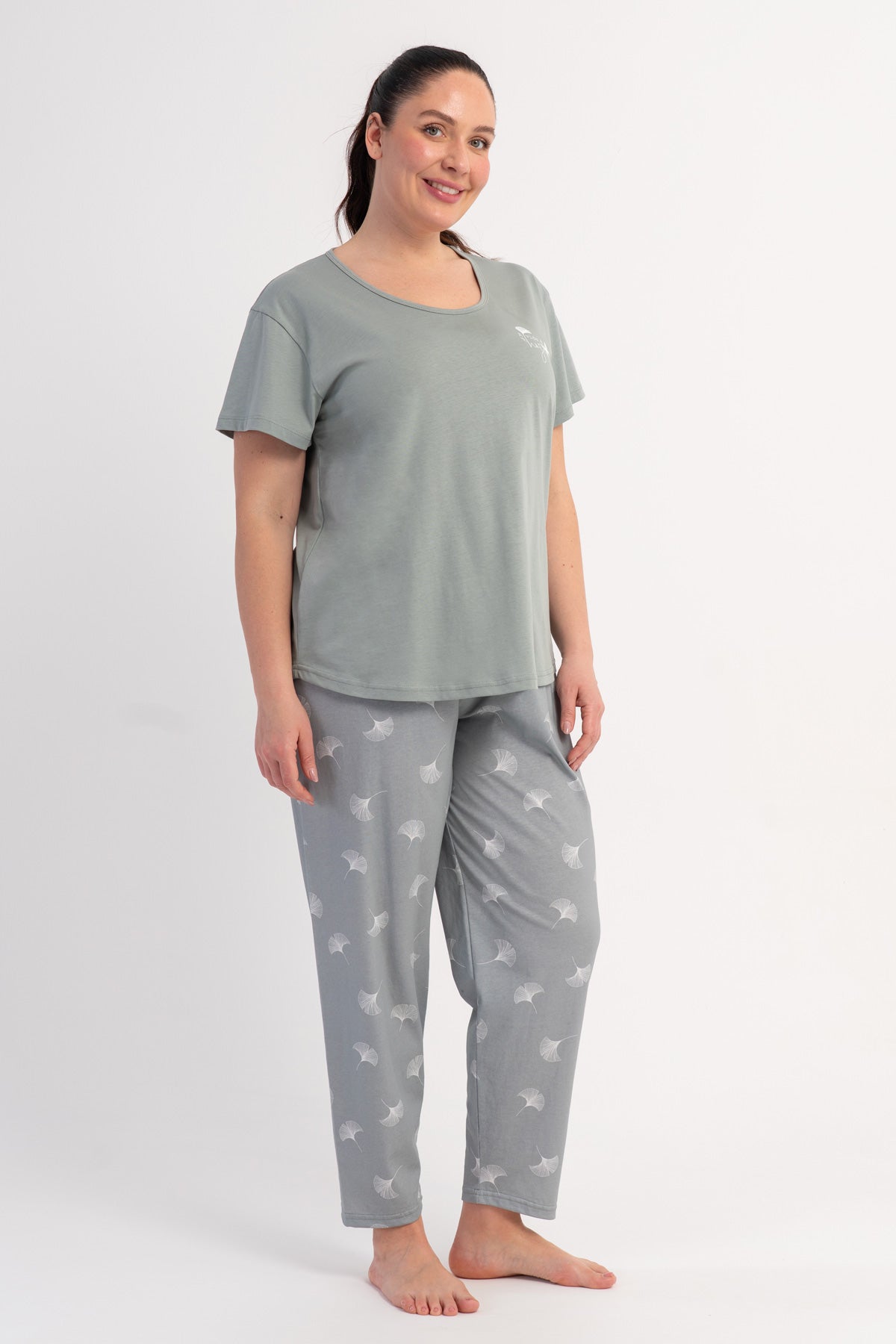 KADIN P.SUPREM BATTAL XXL O YAKA KISA KOL ETEGI OVAL PIJAMA TAKIM - SAF GRI