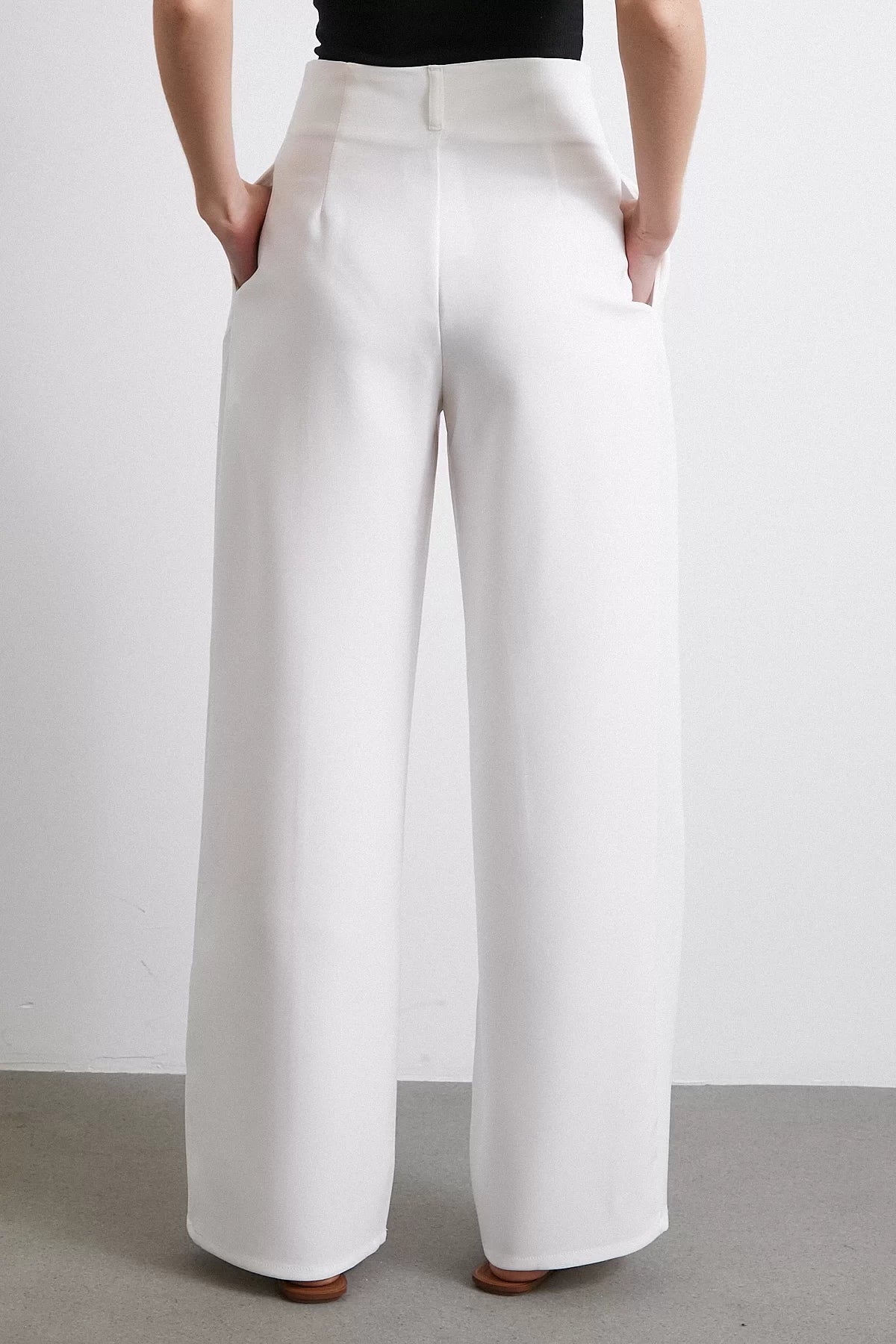 Bel Detaylı Wide Leg Pantolon - Ekru