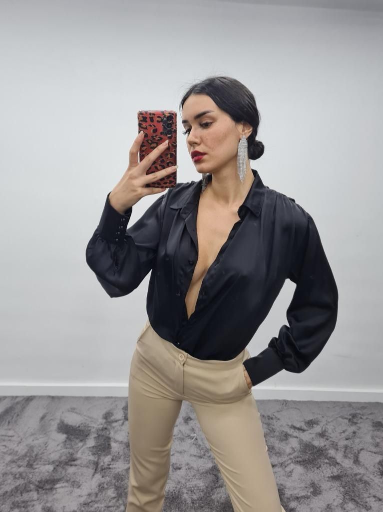 İnci Düğmeli Saten Gömlek