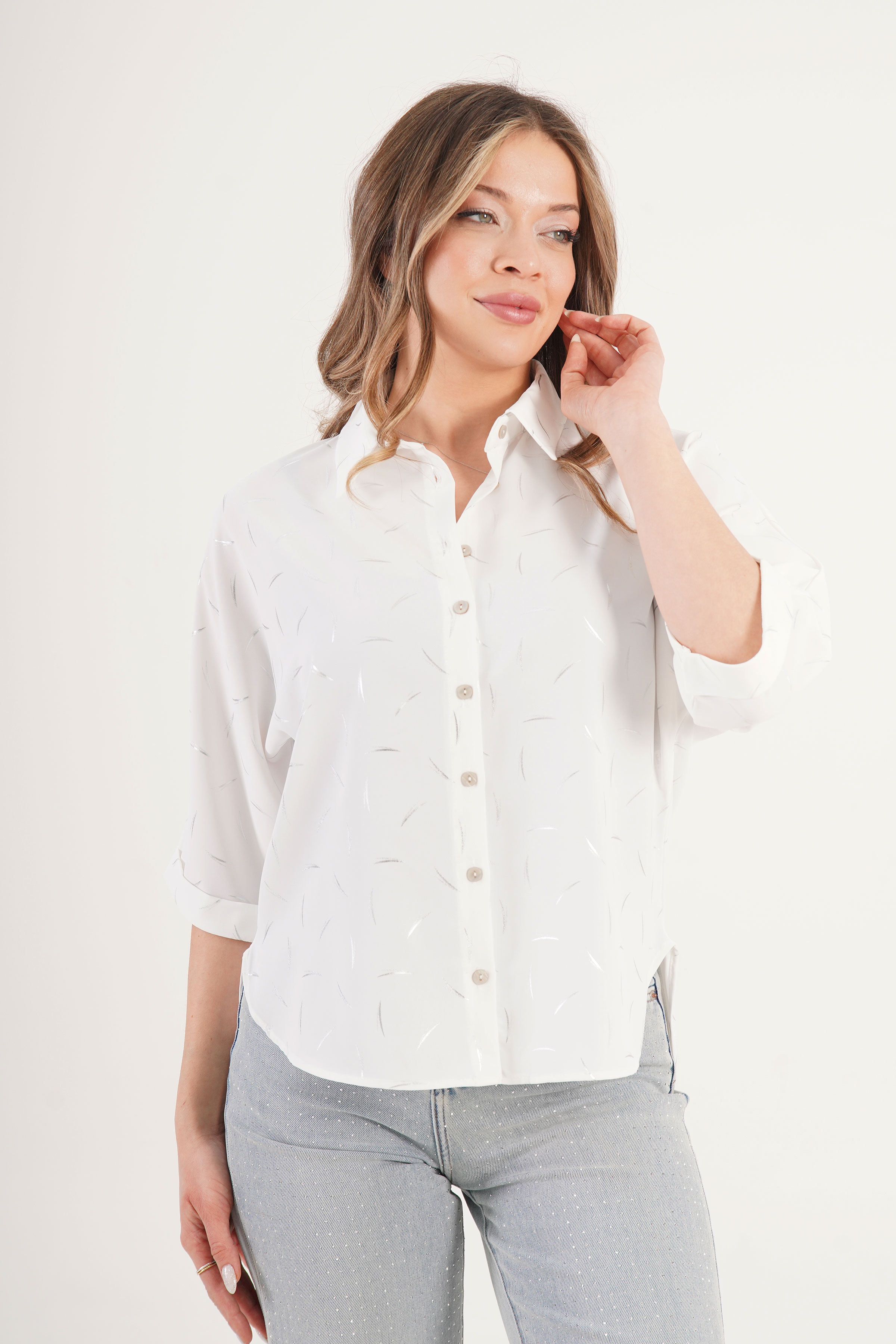 Desenli Yarım Kol Toptan Beyaz Gömlek