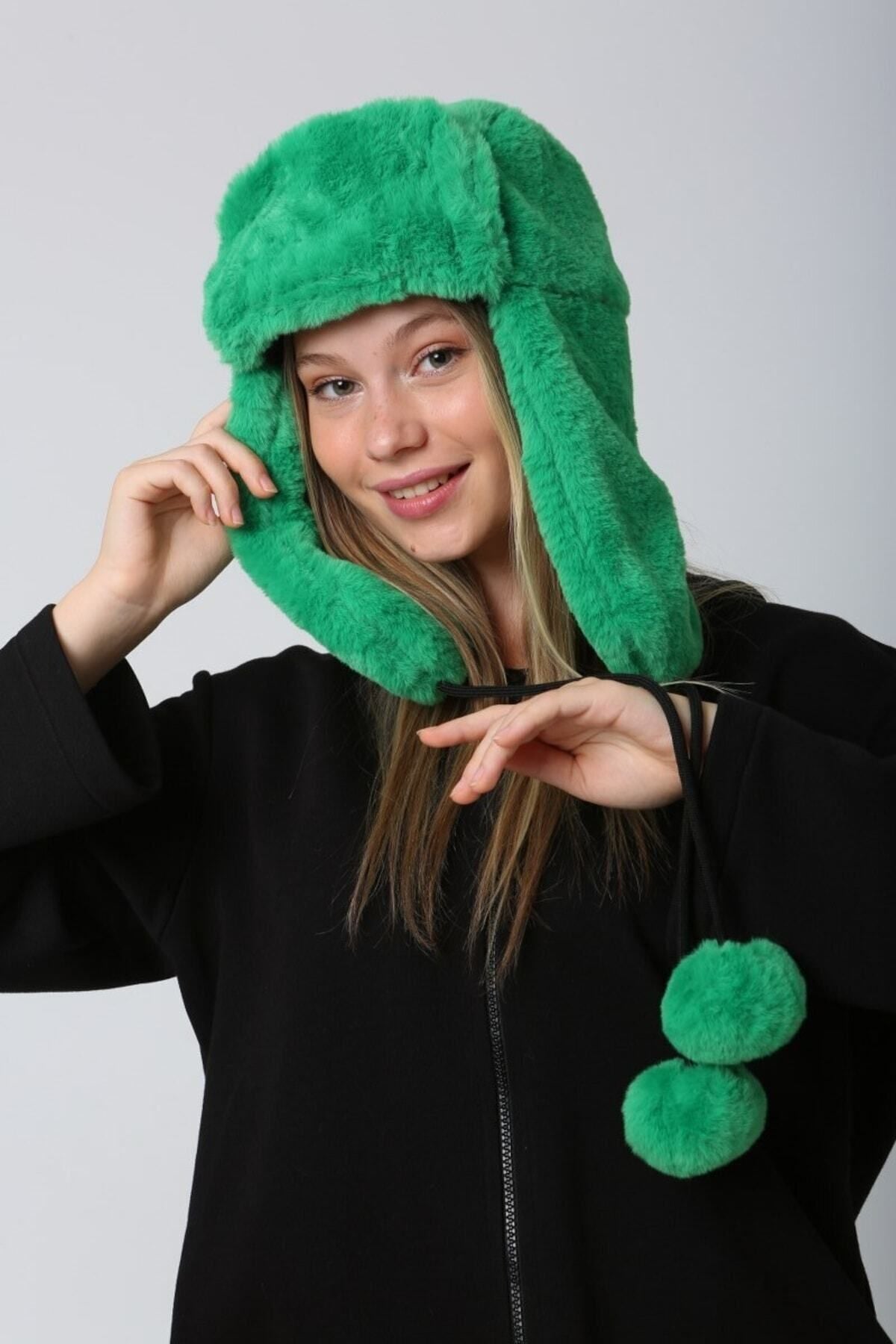 Kadın Yeşil Ponponlu Kürklü Kulaklıklı Peluş Şapka Bere Bere1103