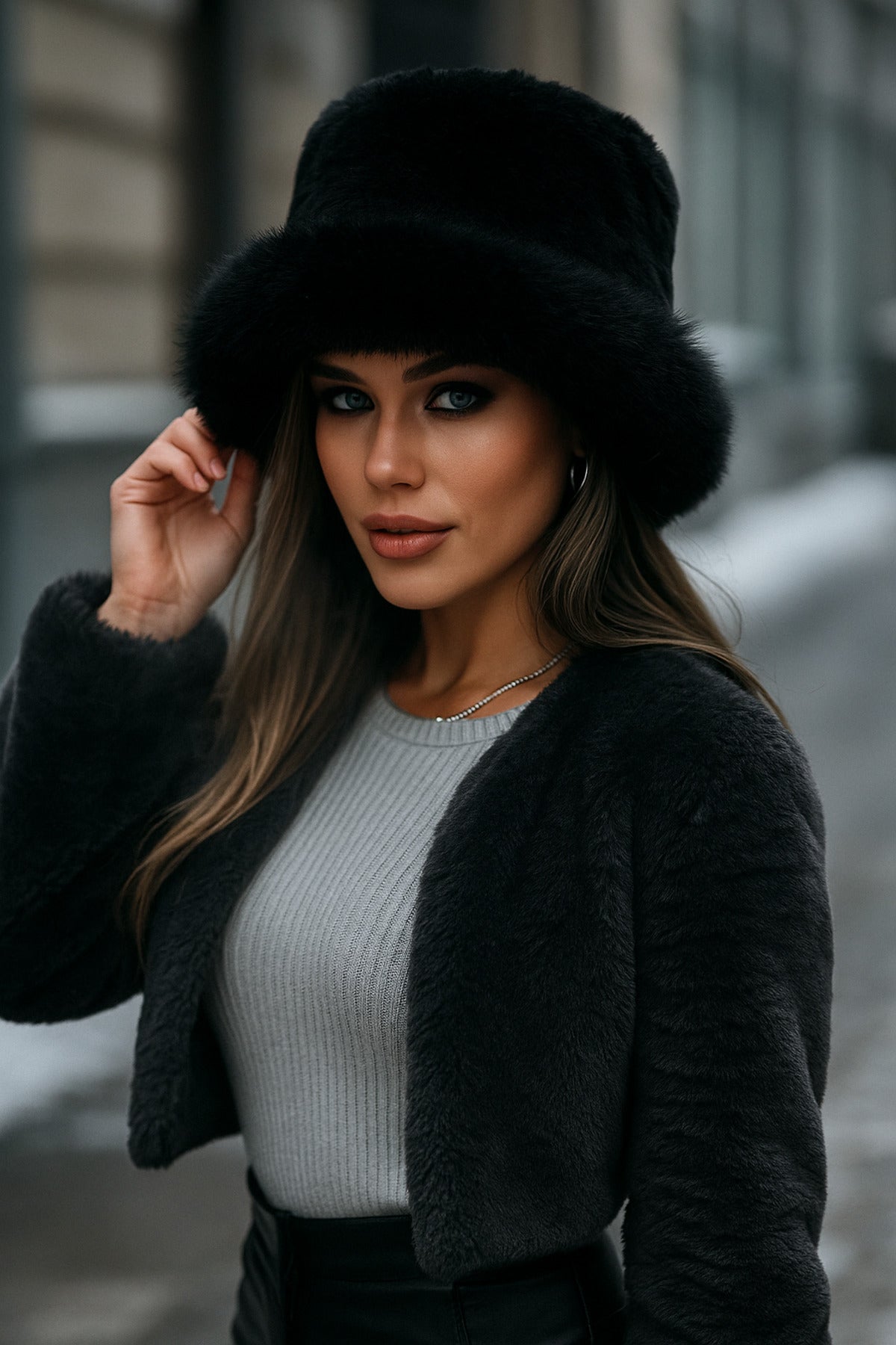 Siyah Kalın Peluş Kalpak Şapka - Bere Sıcak Tutan Şık Dış Mekan Soğuktan Koruma Spk1143