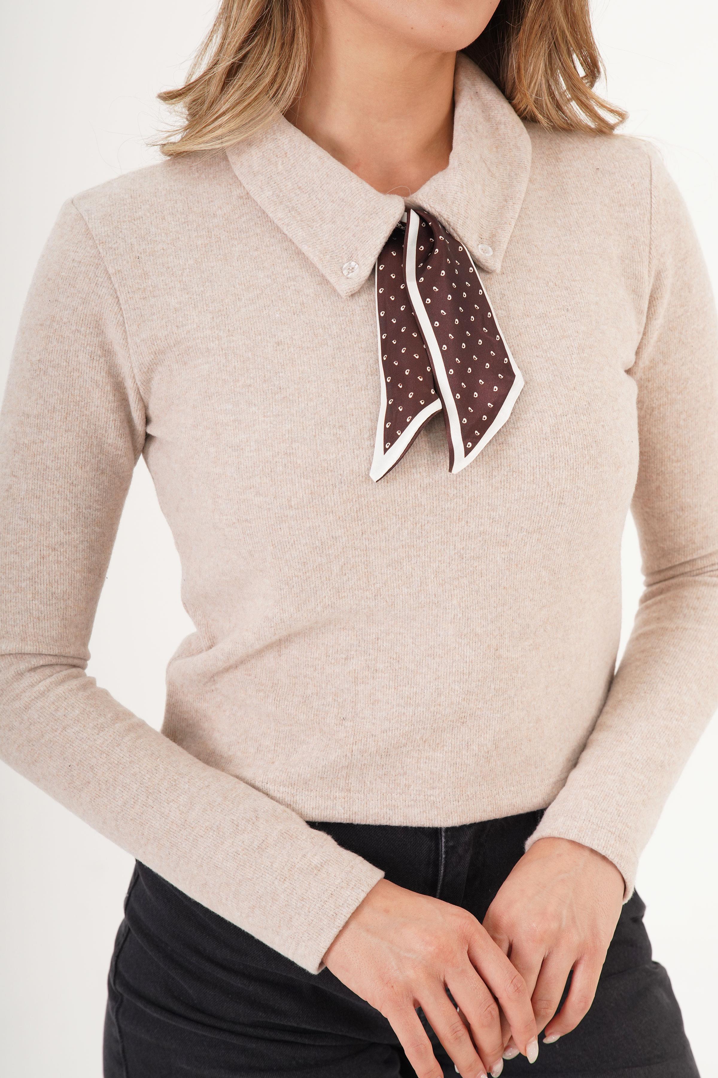 Yakası Fularlı Toptan Taş Bluz