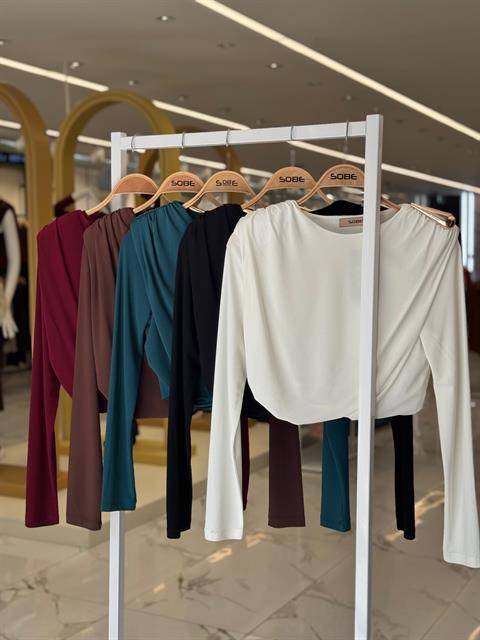 Aksesuar Detaylı Vatkalı Sandy Bluz 3479