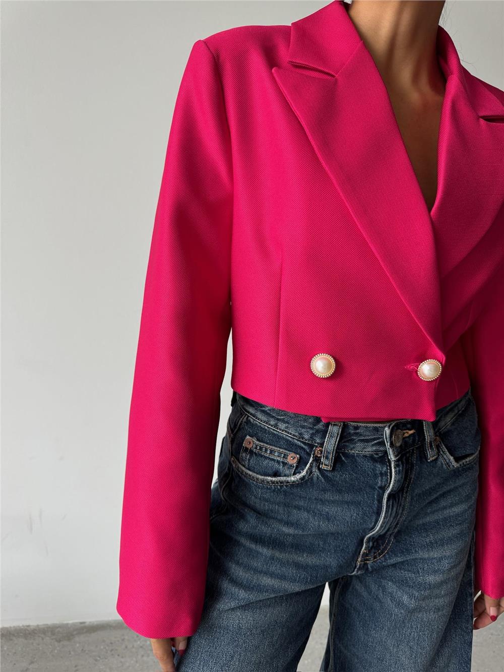 ARKASI İNCİ DÜĞME DETAYLI CROP CEKET - Fuşya