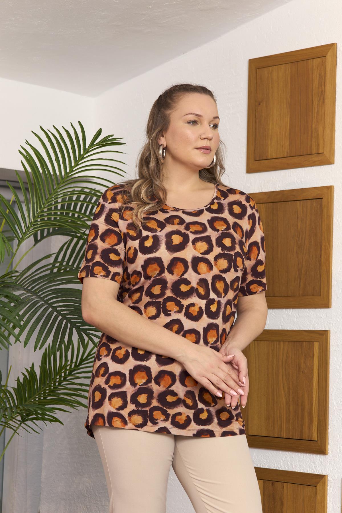 Plus Size Patterned Coffee T-Shirt