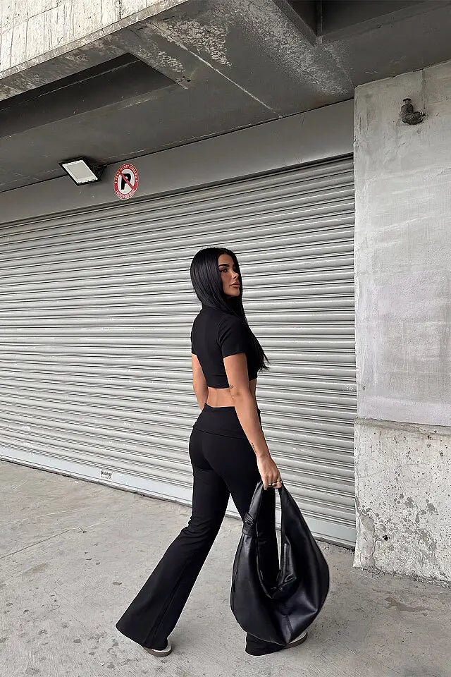 Siyah Fermuar Detay Pantolonlu Takım