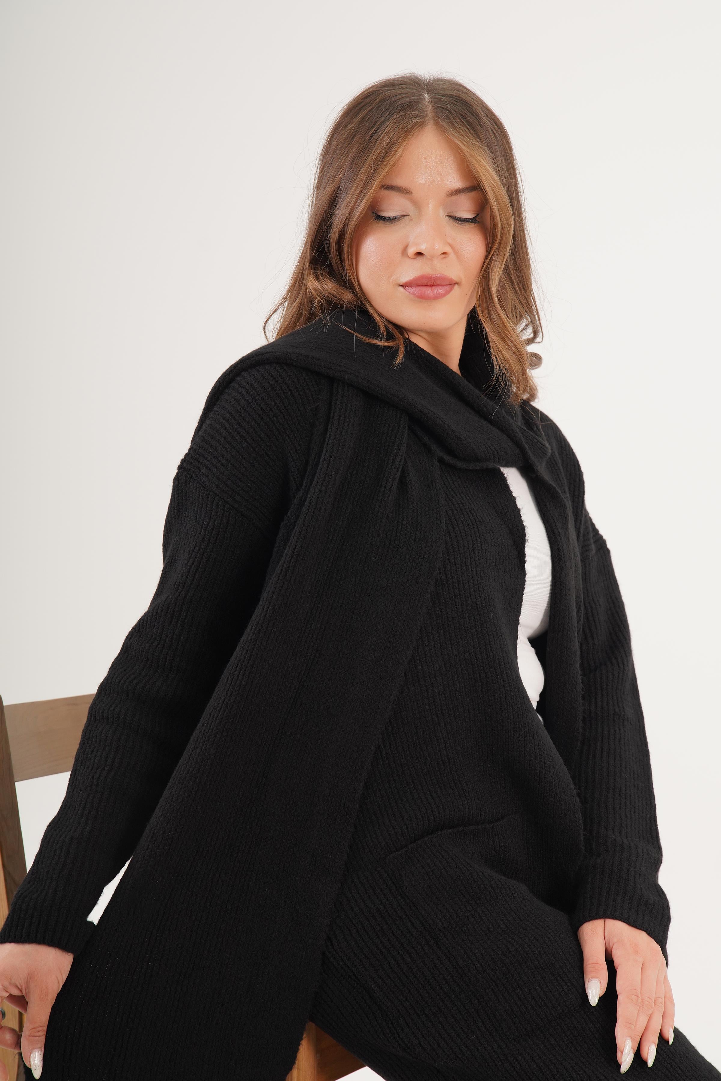 Atkı Yakalı Uzun Model Toptan Siyah Triko Hırka