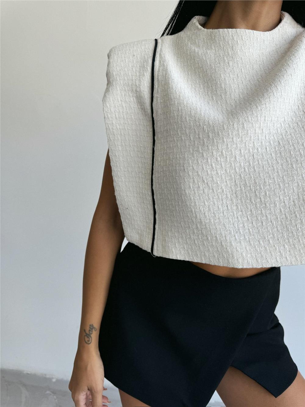 CHANEL VATKALI CROP BLUZ - Beyaz