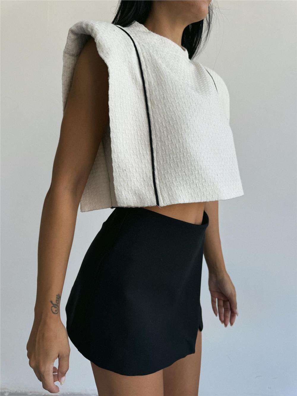 CHANEL VATKALI CROP BLUZ - Beyaz