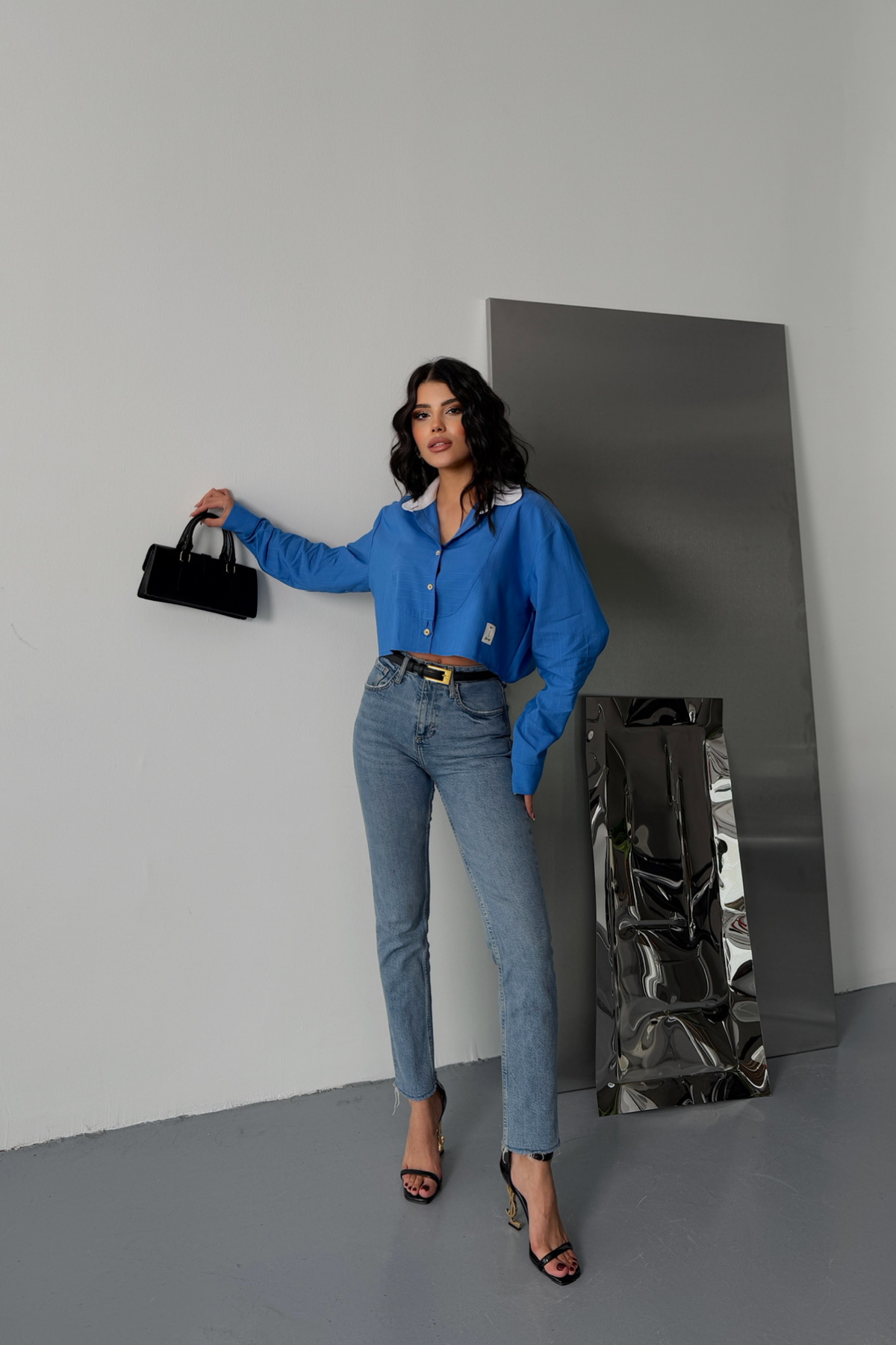 CROP GÖMLEK BEYAZ YAKA VE ETİKET DETAYLI - Mavi