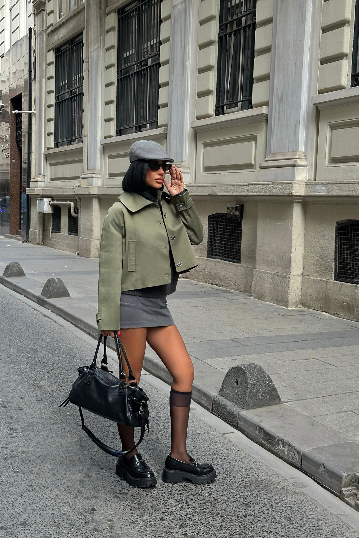 CROP TRENCHKOT - Haki