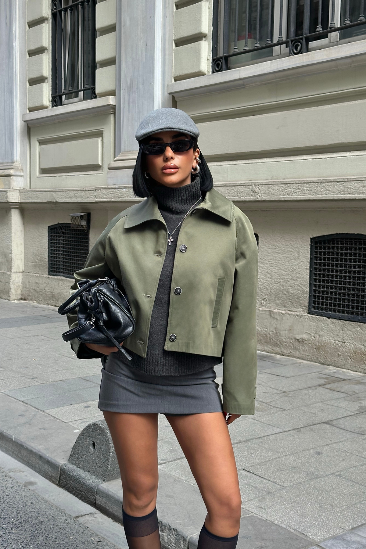 CROP TRENCHKOT - Haki