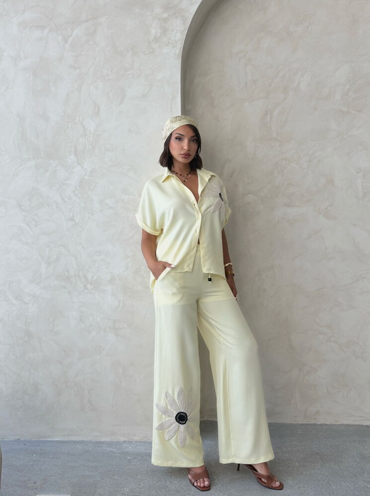 Çiçek Detaylı Pantolon