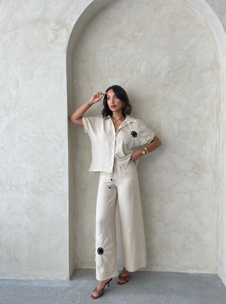 Çiçek Detaylı Pantolon
