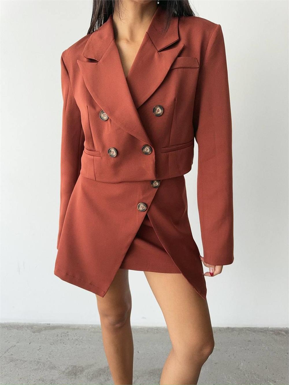 DÜĞME DETAYLI ETEK - CROP CEKET TAKIM - Kiremit