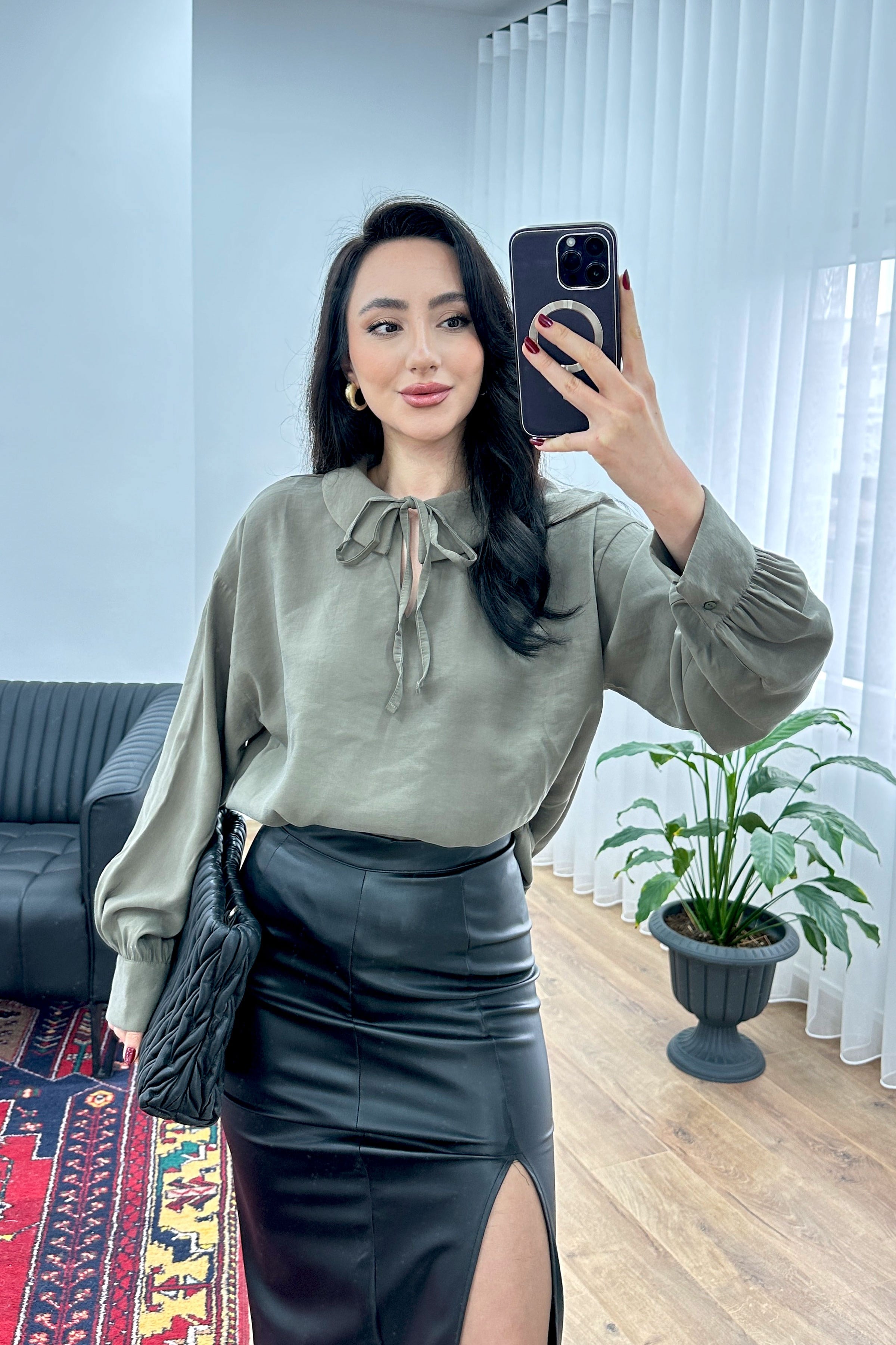 Yaka Bağlamalı Dökümlü Haki Toptan Bluz Haki S