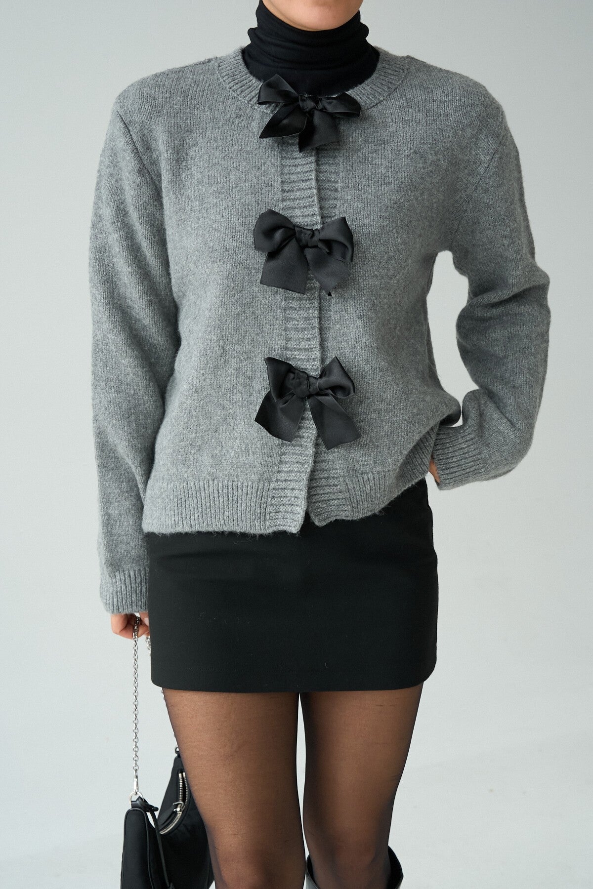 Cardigan with Anthracite Bow Accessory