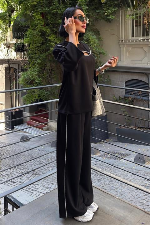 Göğüs Pencereli ve Aksesuar Detaylı Modal Takım 10255