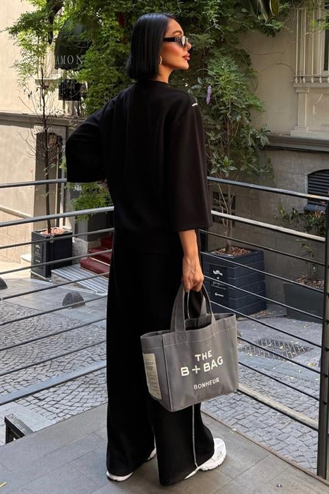 Göğüs Pencereli ve Aksesuar Detaylı Modal Takım 10255