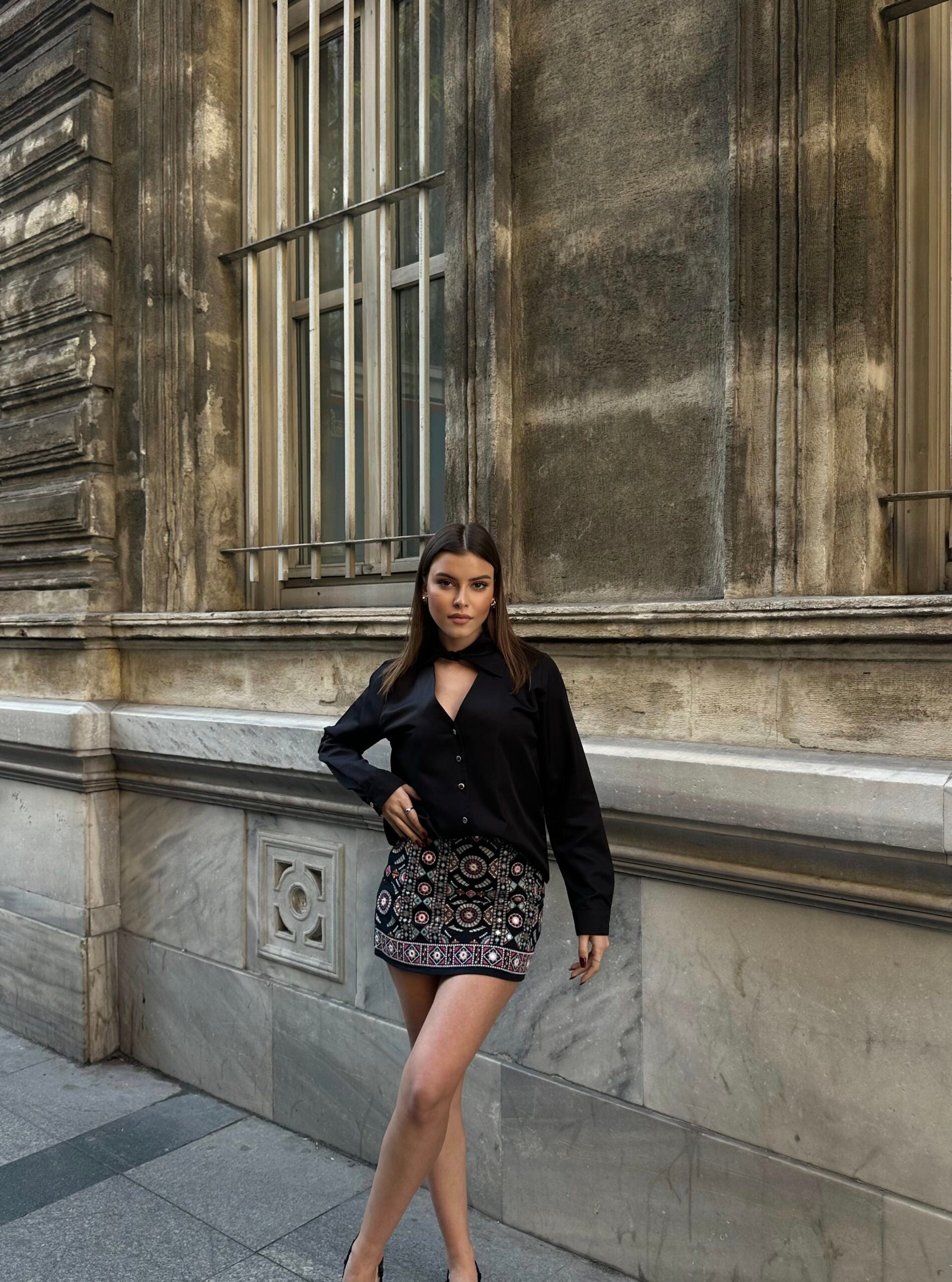 Kraliçe Yaka Gömlek 2500