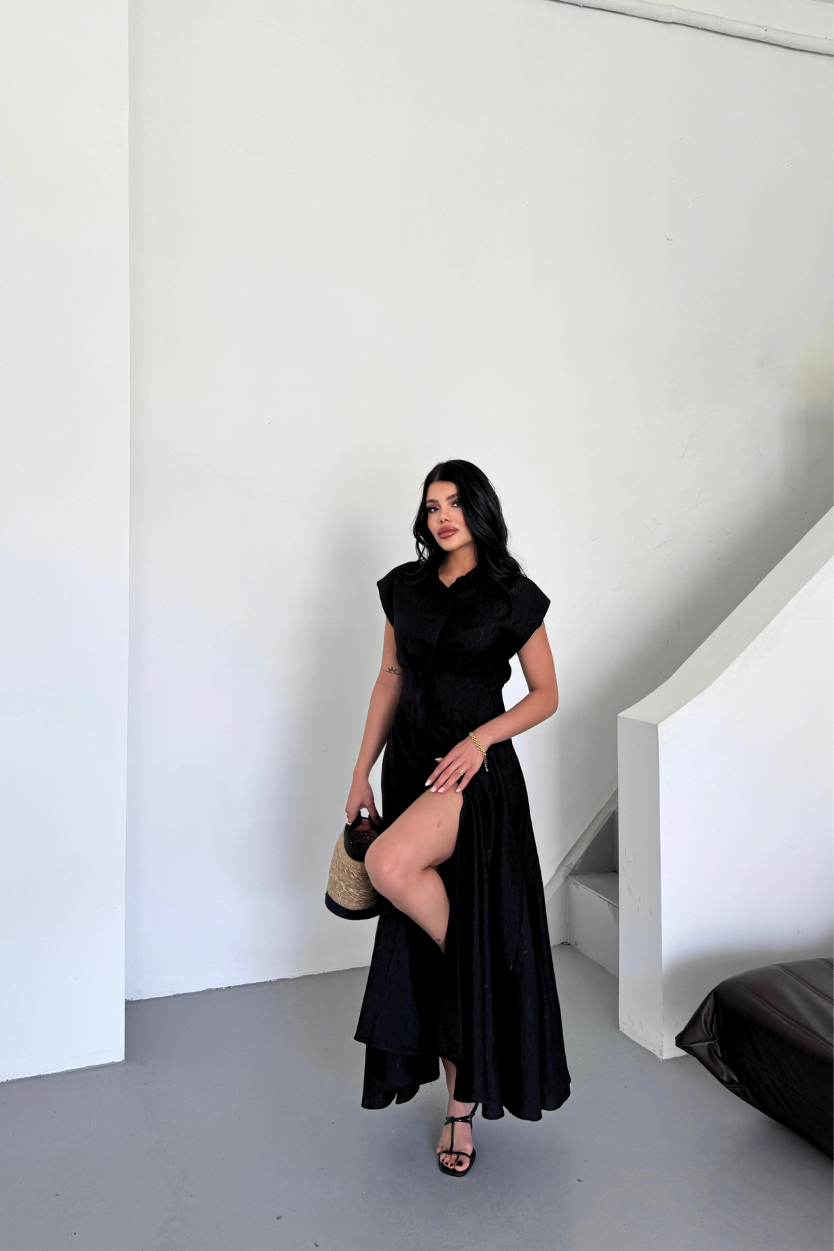 JAKARLI KETEN ELBİSE ÖNDEN YIRTMAÇLI CEPLİ - Siyah