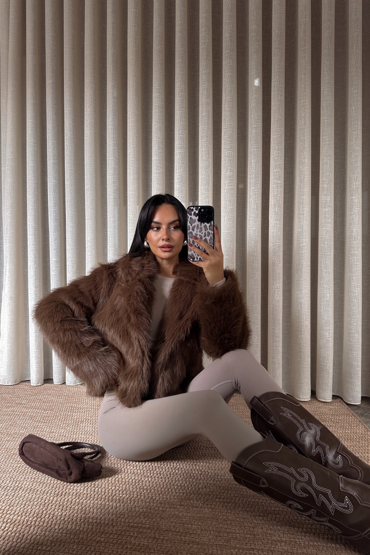 Kahverengi Kısa Çıtçıtlı Kürk