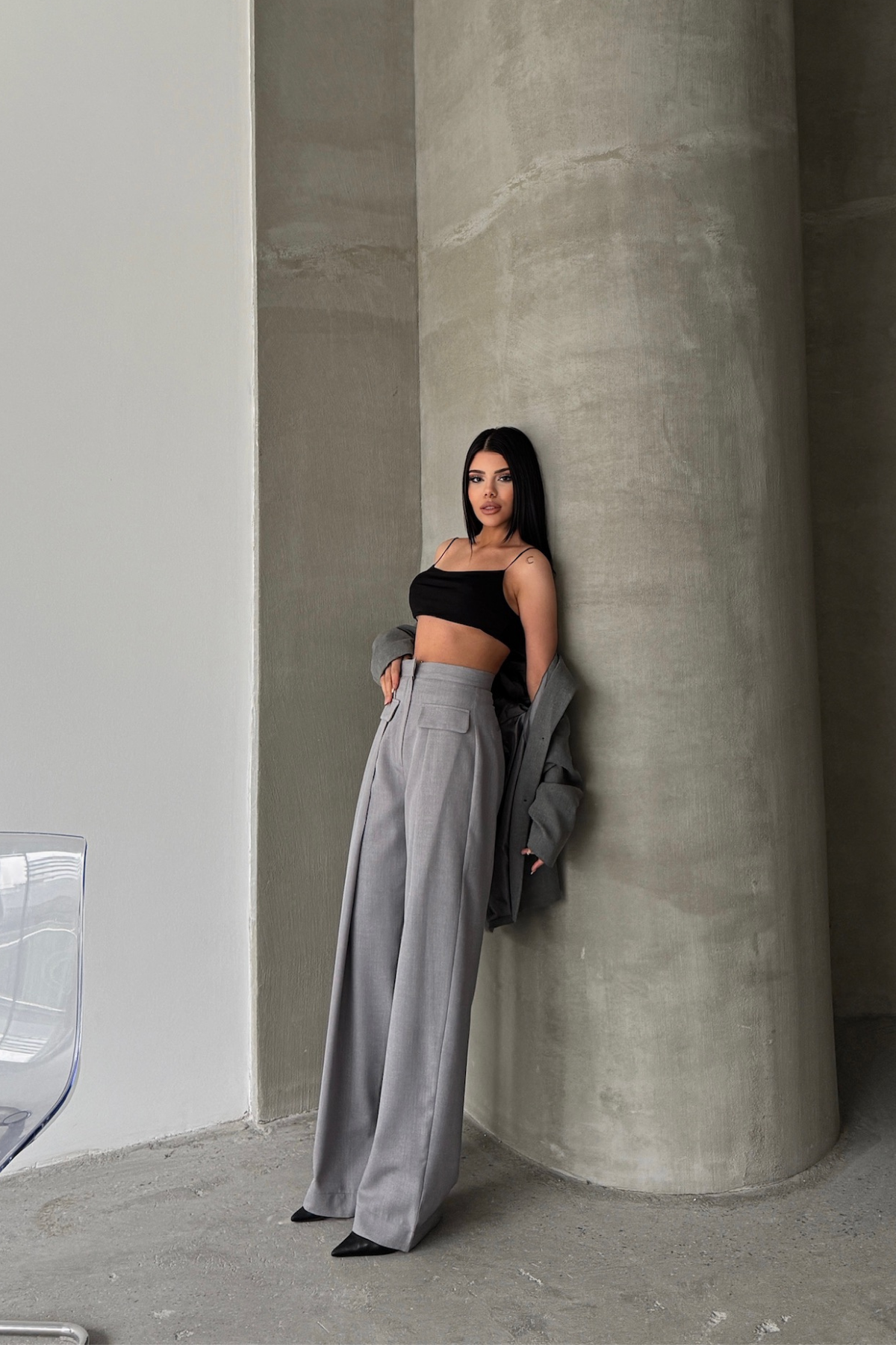 KAPALI GENİŞ PİLE CEP KAPAK DETAYLI PANTOLON - Gri