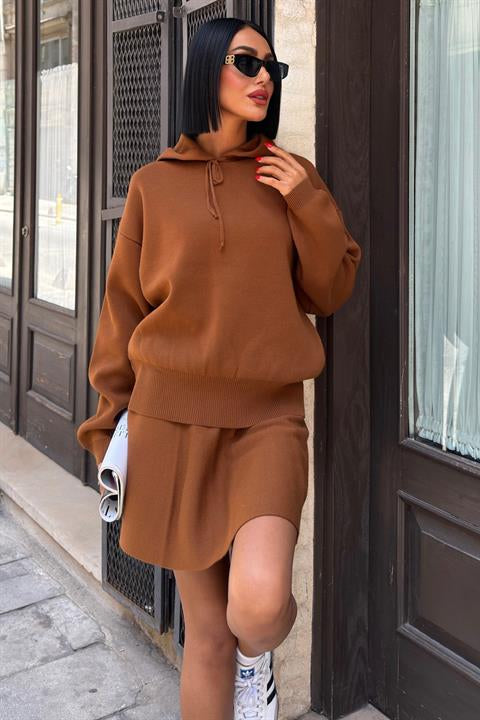 Kapüşonlu ve Etekli Triko Takım 10224