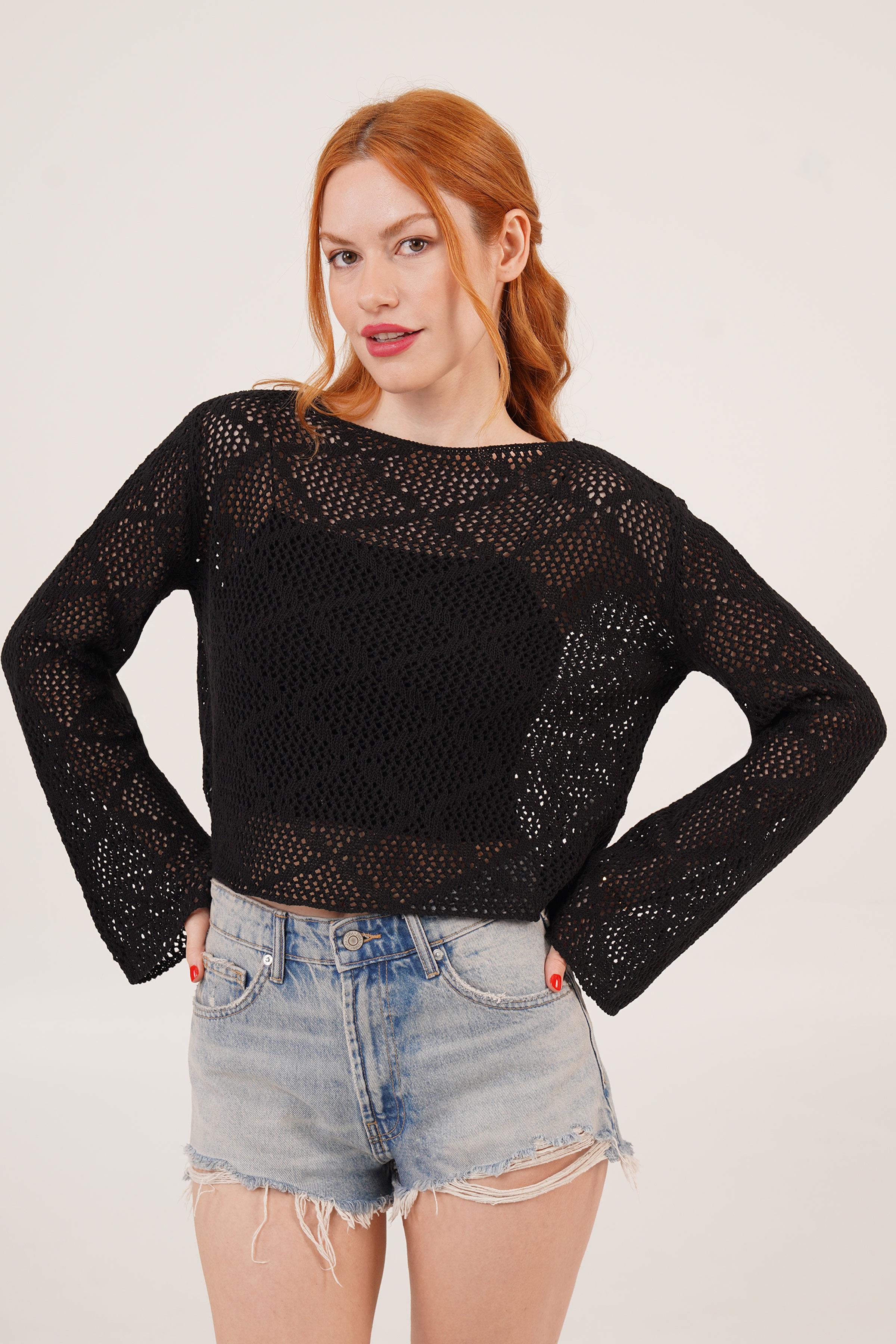 Kayık Yaka Volan Kol Detaylı Ajurlu Toptan Siyah Bluz Siyah STD