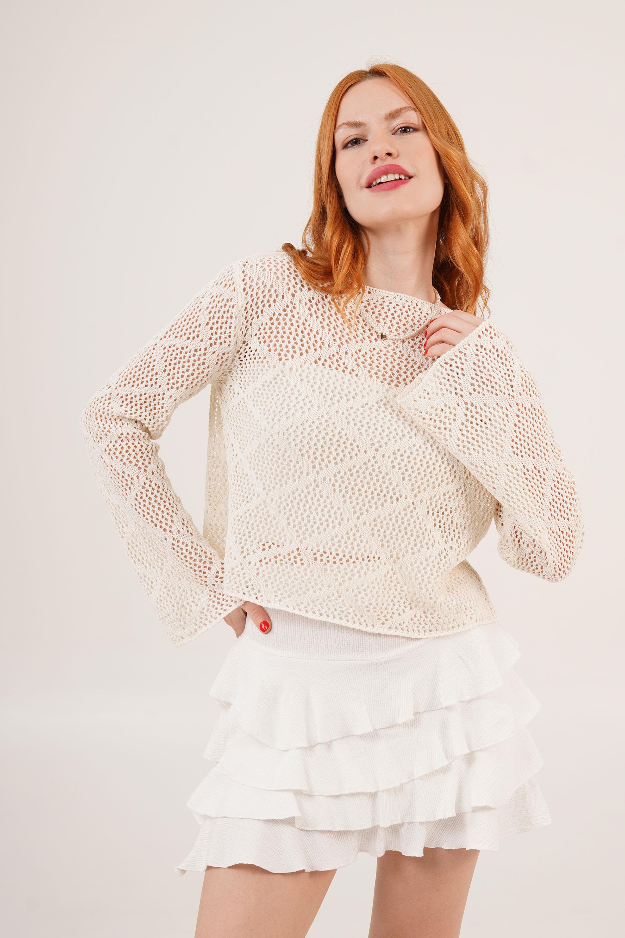 Kayık Yaka Volan Kol Detaylı Ajurlu Toptan Ekru Bluz Ekru STD