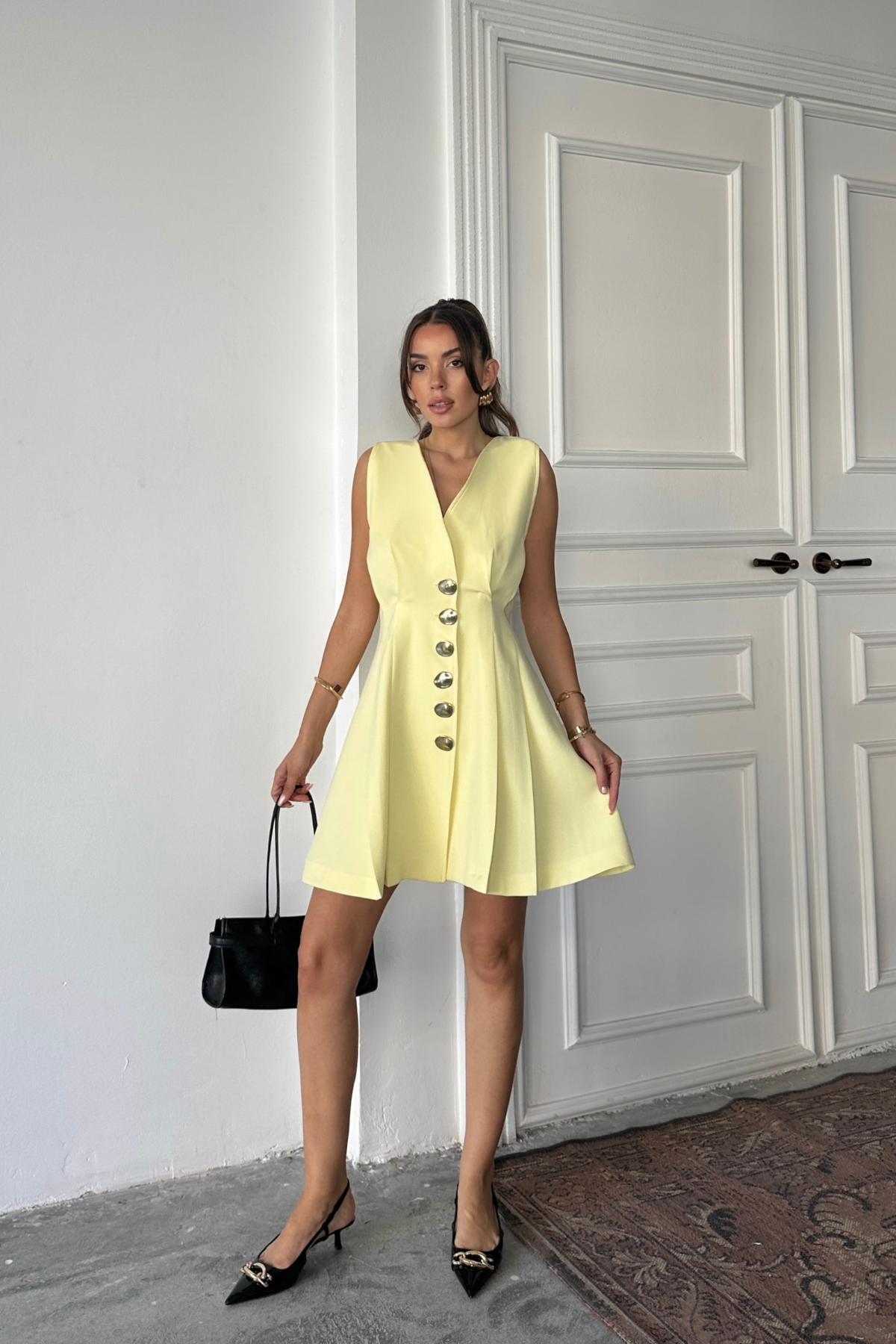 KOLSUZ GOLD DÜĞME ELBİSE PENS VE PİLELİ KISA - Sarı